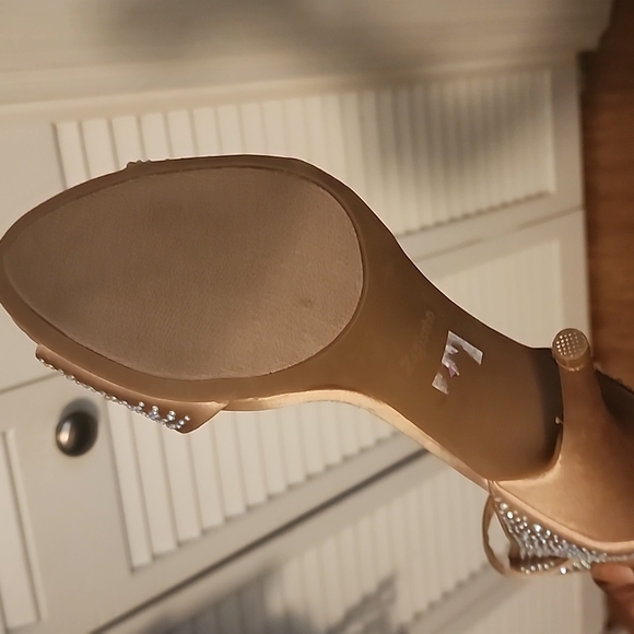 Gold sateen sparkling ankle wrap heels size 9 - Picture 4 of 4